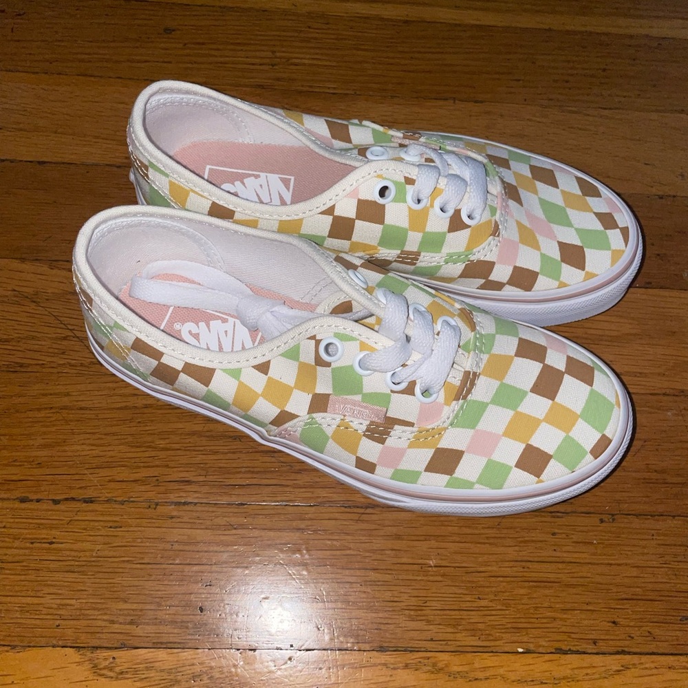 Checkered Little Girl Authentic Vans - Picture 3 of 5